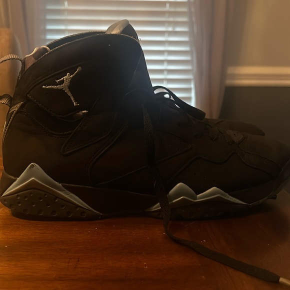 Selling Jordan 7s for $170 and the size is a 10